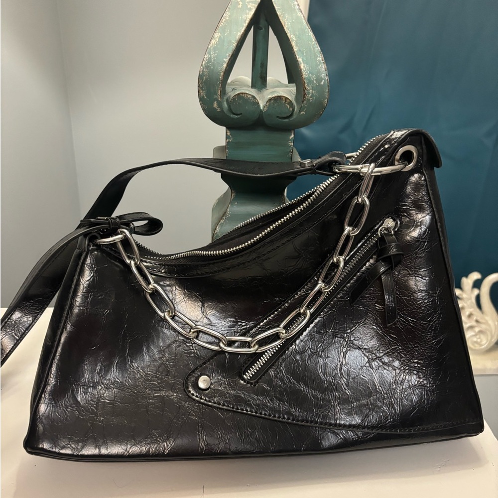 Elegant Black Chain Shoulder Bag